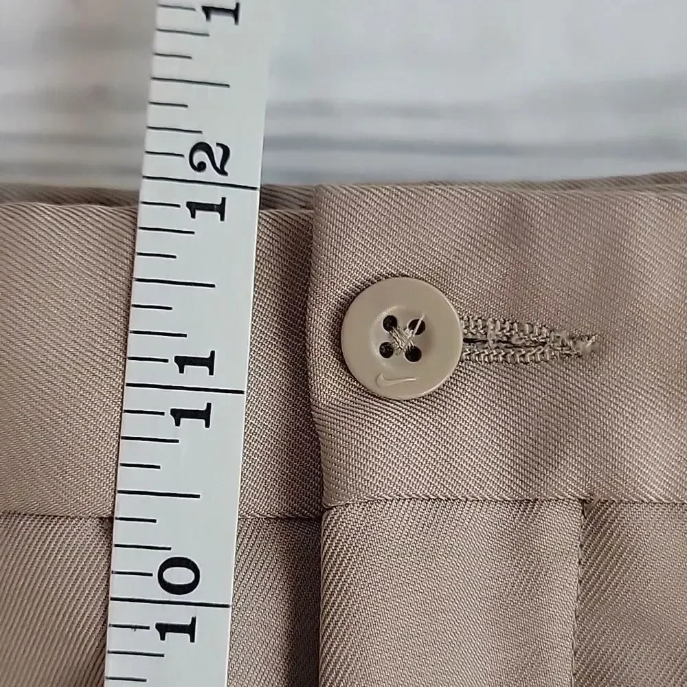 Nike Golf Men's Flat Front Shorts - Tan Size 40